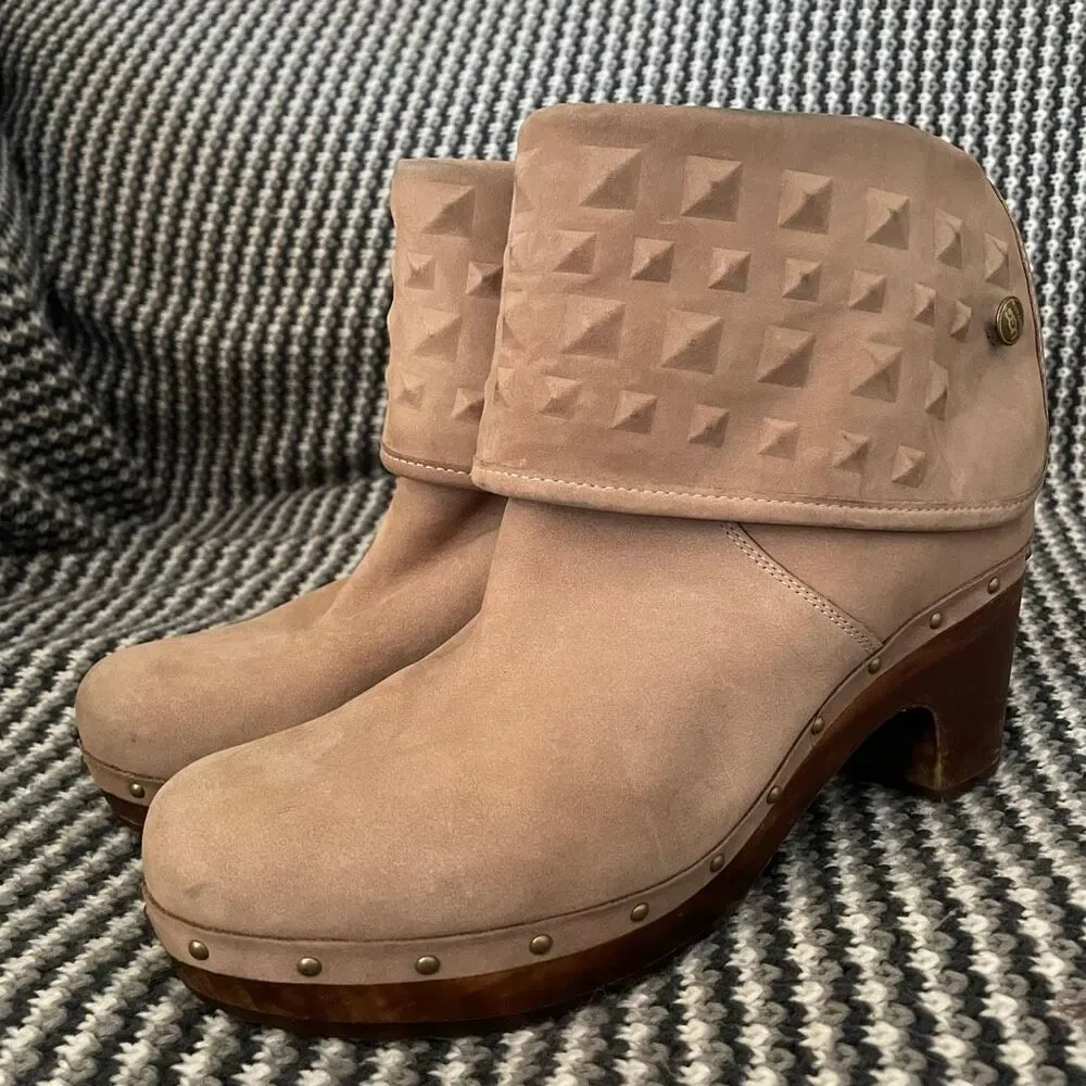 UGG Lynnea Studs clog bootie women’s shoe size 9